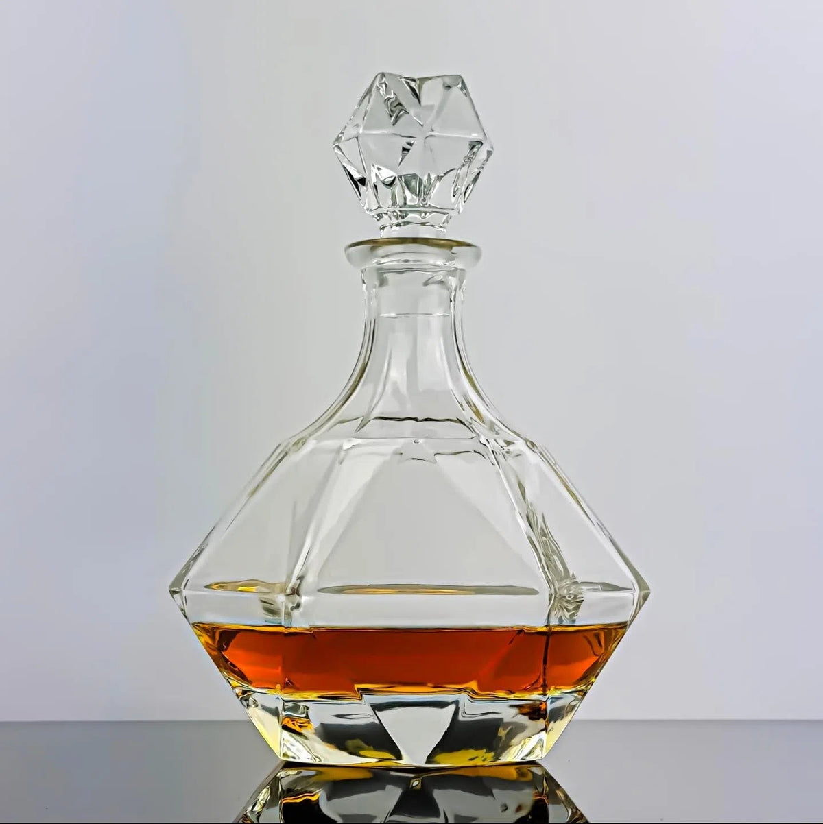 Diamondy Whisky Decanter and 4 Glass Set - Solkatt Designs 